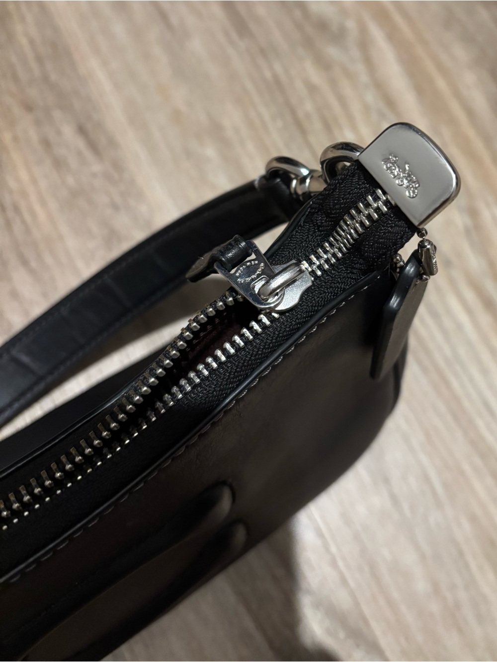 COACH TERI SHOULDER BAG - Picture 4 of 9
